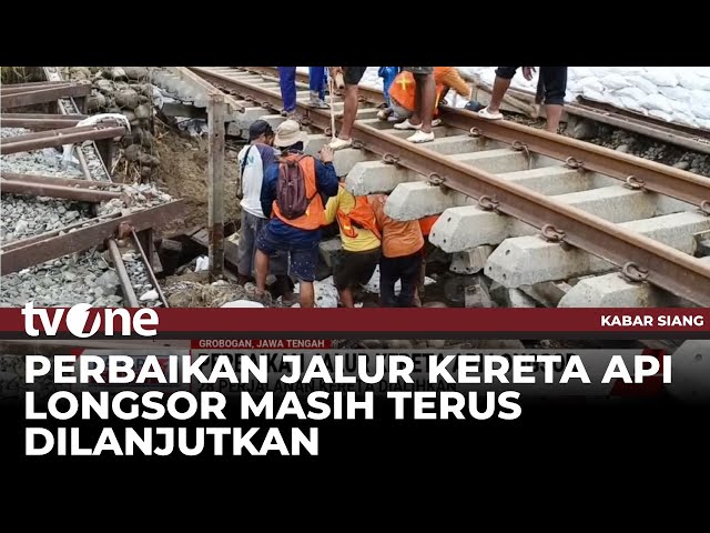 Petugas Terus Lakukan Upaya Perbaikan Jalur Rel Kereta Api yang Amblas | Kabar Siang tvOne