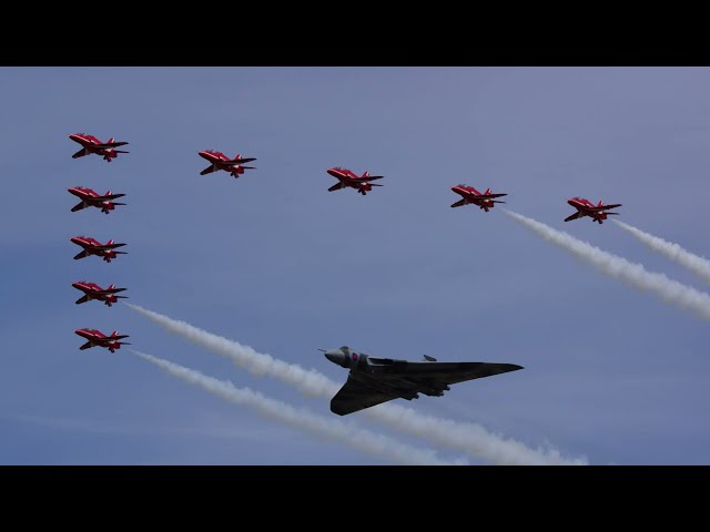 Vulcan and Red Arrows Fly Past at RIAT