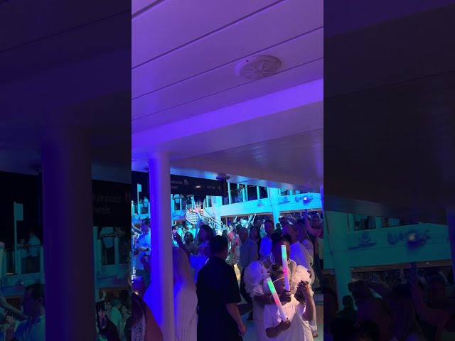 The Best Cruise Deck Parties!🚢🌴🪩 #nclencore #cruisenorwegian #shorts