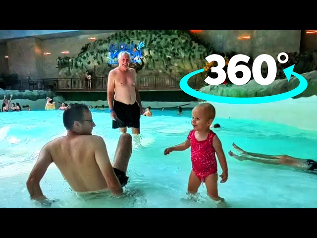 360 VR VIDEO - Wave Pool with Warm Water at Indoor Water Park in Gramado, Brazil