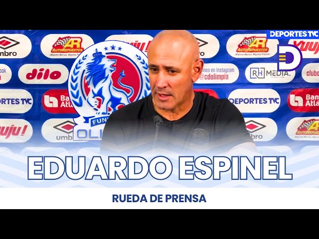 Eduardo Espinel se queja tras el empate del Olimpia ante Victoria en el Nacional