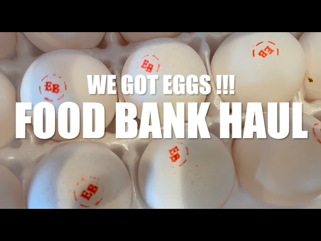 Food Bank Haul 61 - We Got EGGS ! #findfood #foodpantryhaul #dumpsterdivers #foodbankhaul #frugal