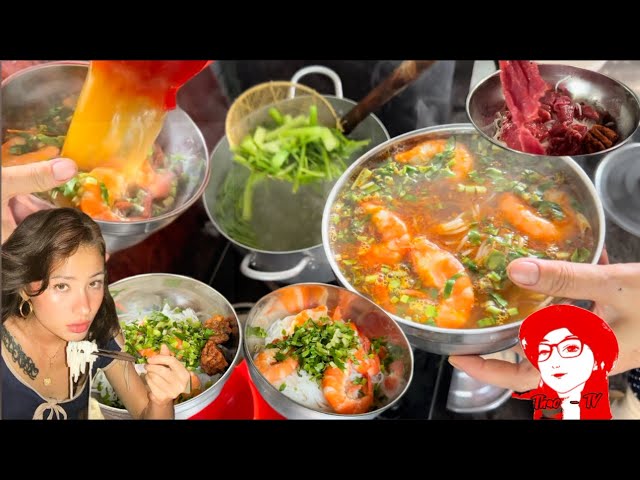 Thailand Noodle Soup - Delicious, good for healthy, cheap at Vietnam | Street Food tour Thao-TV