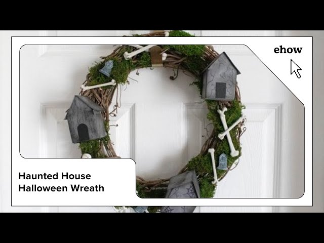 Halloween House: Haunted House Halloween Wreath