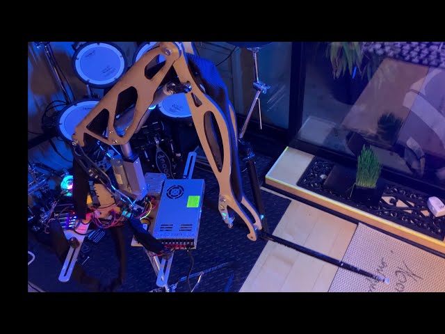 Drumming robot arm with all actuators working