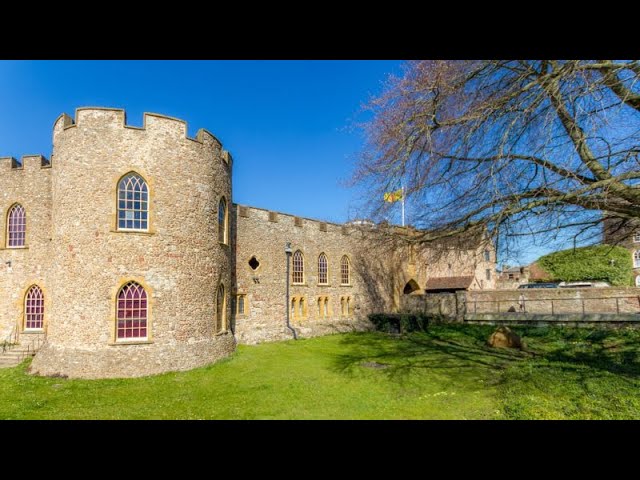 The history of Taunton Castle in Somerset!