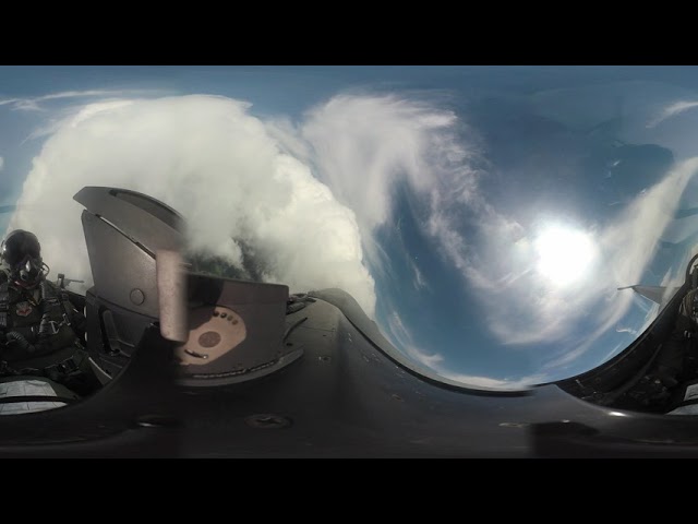 In the cockpit: 360 cloud surfing