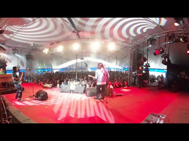 360 stage view Davy Knowles - Heavy on  my mind -   live recorded at "Moulin Blues festival (NL)