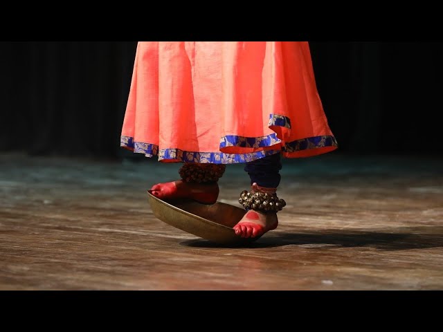 Kathak on Thali | Thali Dance | Dance on Brass Plate | @TanmoyeeChakraborty