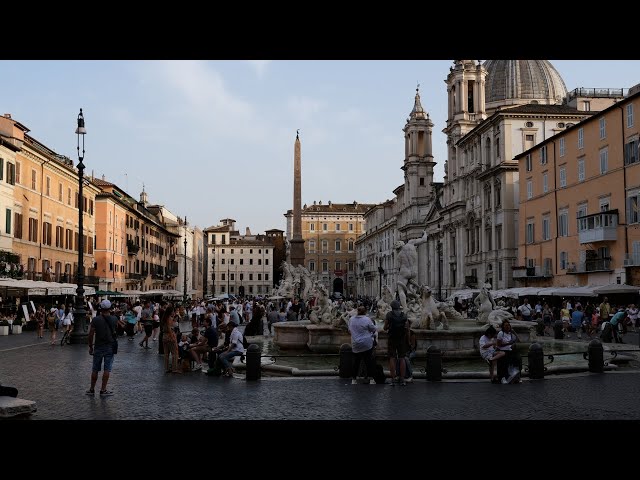 Rome Virtual Tour. From Navona square to the original geometry of St. Ignatius square.