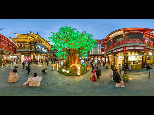 Yuyuan Bazaar or Market in the heart of Old City Shanghai in 360 8k part 1