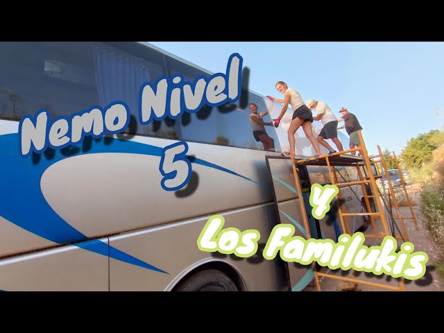 Comenzamos a cerrar nuestro bus Camper Nemo. Camperizando con Los Familukis desde 0.