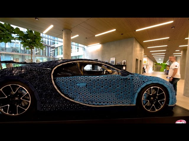 VR180 (3D): LEGO Bugatti Chiron in der 1:1 Version (LEGO Campus Billund 2022)