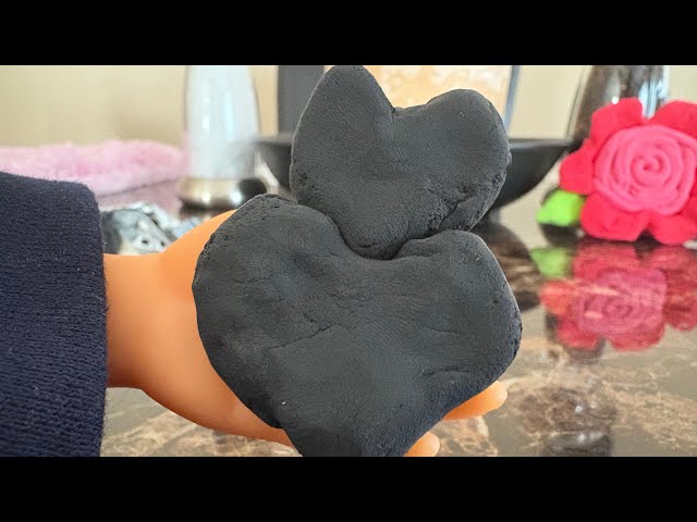 How to sculpt stacked black hearts, but this time with tiny hands ￼