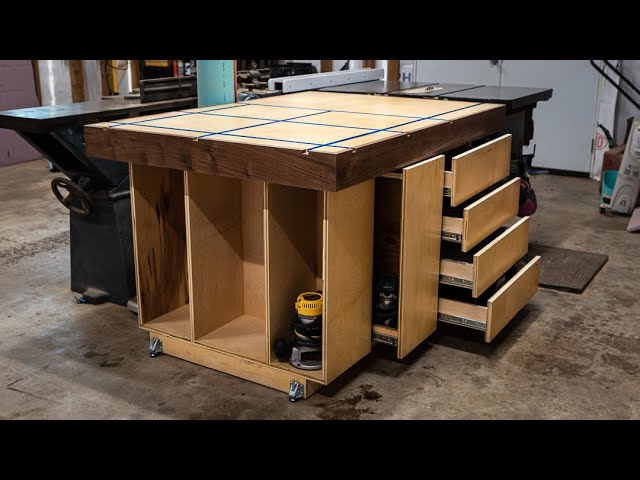 Build an Assembly Table / Outfeed Table