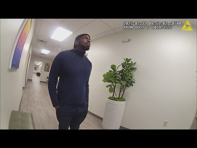 Bodycam video | Police tell South Fulton mayor he can't access his City Hall office