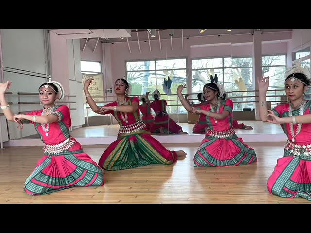 Rehearsal with Mala's Odissi