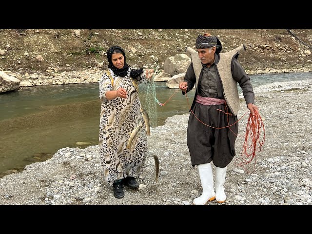 How to catch fish in the river? _Fishing with a net and traditional fish cooking