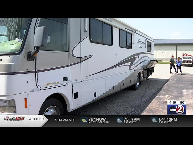 Freedom school auto club renovates RV to give to homeless disabled veteran