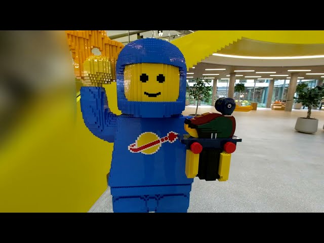 VR180: Inside LEGO Campus in Billund (3D 8K)