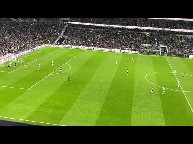 KING DOM SCORES HIS SECOND Tottenham 3-1 Vila