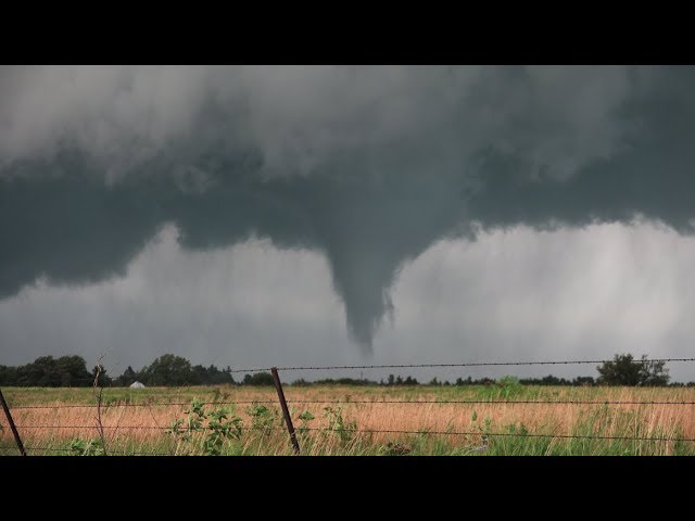 Tornadoes near Alta Vista, KS (4K) - August 15, 2019