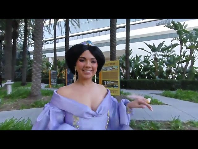 NEW TO VR WATCH THIS Real Disney Princess Escaped from Disneyland to WonderCon 2023 ft. Darewears