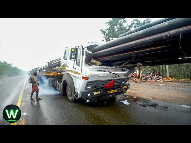 Tragic! Shocking Semi Truck Crashes Filmed Seconds Before Disaster, What Went Wrong?