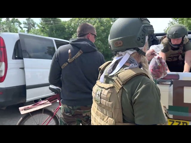 Third Wave Volunteers receive strawberries on the front lines of the #ukraine war.