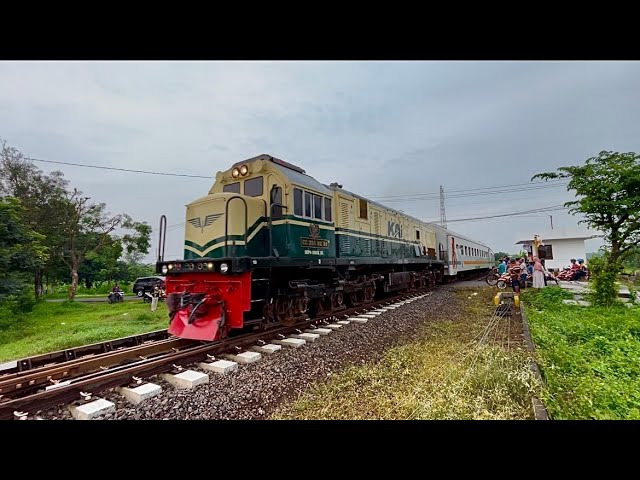 MOMEN EPIC PROBOWANGI LOK VINTAGE, RANGGAJATI TERTAHAN SINYAL MASUK | Kereta Pagi di Grati & Rejoso