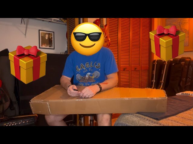 Unboxing my Christmas Guitar and well wishes!