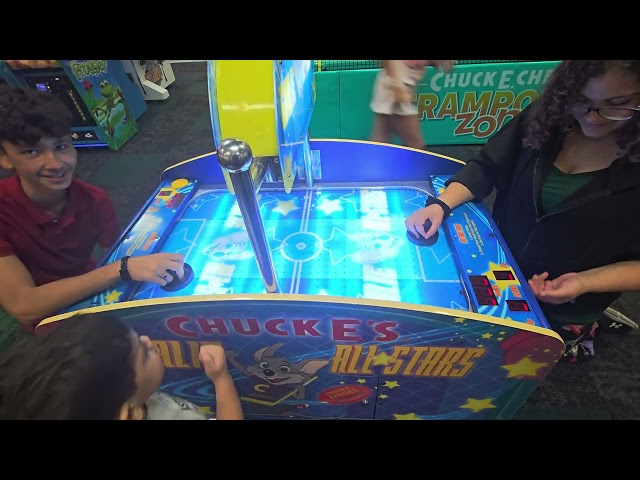 air hockey Hollie VS Kaihan match 👌