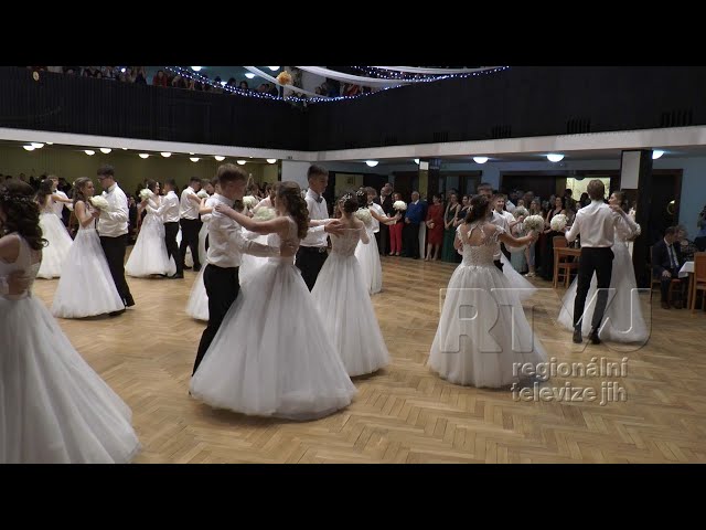 Classical polonaise danced by pupils of the Velké Bílovice Primary under the direction of Knápek