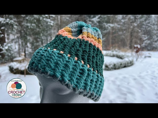 Left Hand: Easy Loom Knit Hat Pattern - Bernat Blanket Yarn - Free Tutorial!