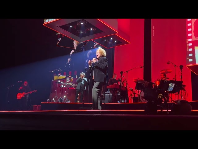 Holding Back The Years - Simply Red (Manchester Arena 08/02/2022)