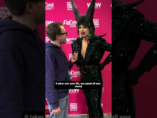 Divina De Campo's advice to her younger self at DragCon 2025 🐮🤣