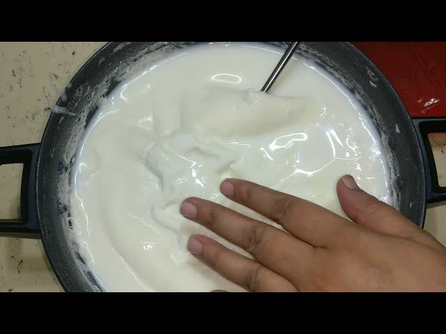 Roti se moti malai laane ke liye doodh ubaale aise