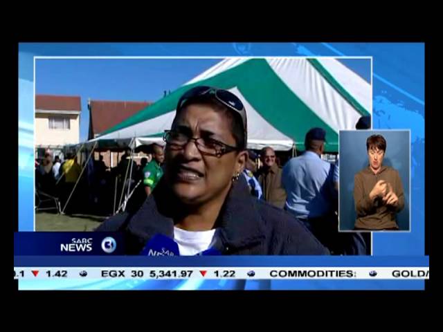 Pupils and parents  of the D'Almeida township in Mossel Bay took to the streets today.