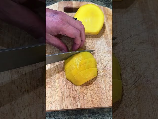 ASMR- MANGO PEELING AND SLICING SHOW #asmr #satisfying #peeling