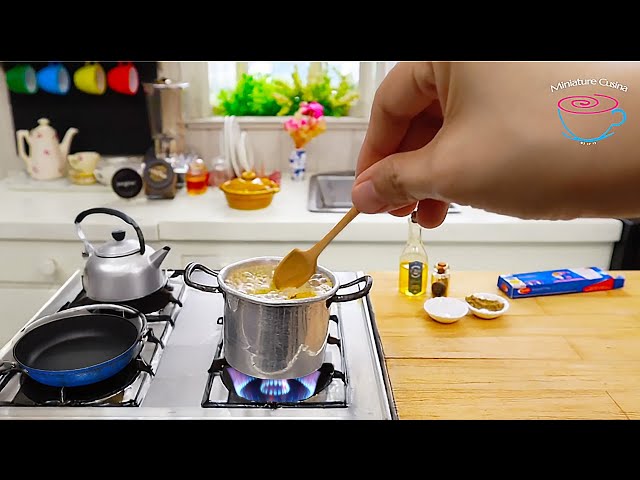 CHICKEN NOODLE SOUP | [ MINI REAL FOOD COOKING] MINIATURE COOKING | Kitchen Toy Set