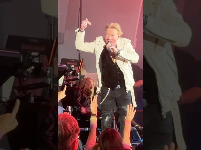 Axl Rose and the Hollywood crowd have a special connection, it was his dream to sing there