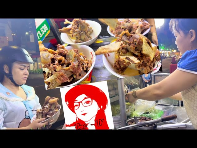 Vietnam night delicious street food - Beef noodle soup at Saigon - Ho Chi Minh city | Thao-TV