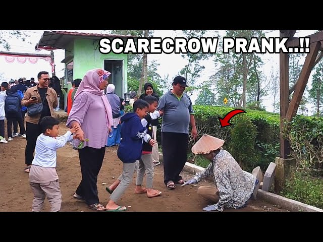 Jatuh Bangun..!! Scarecrow Prank Funniest Reactions