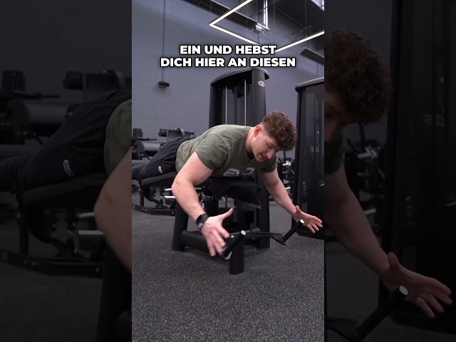 Am Gewicht herumreißen = Bullshit! 😡🤮🤓 #muskelaufbau #fitnesstipps #legday #legcurl #gymtips