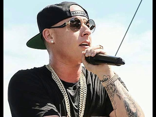 Cosculluela - Click Clack ((En Vivo))