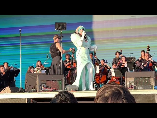 Björk - Primavera Sound  Fragmentos: Hunter / Isobel / Jóga / Notget / Hyper-Ballad. Santiago CL