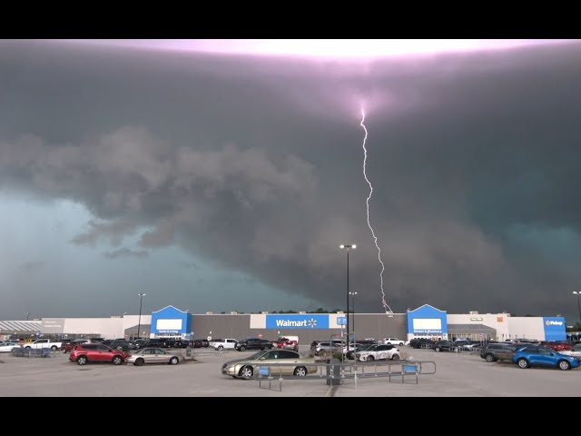 [Severe Thunderstorm] Lightning & Strong Winds, near Tomball, TX - 6/8/2023