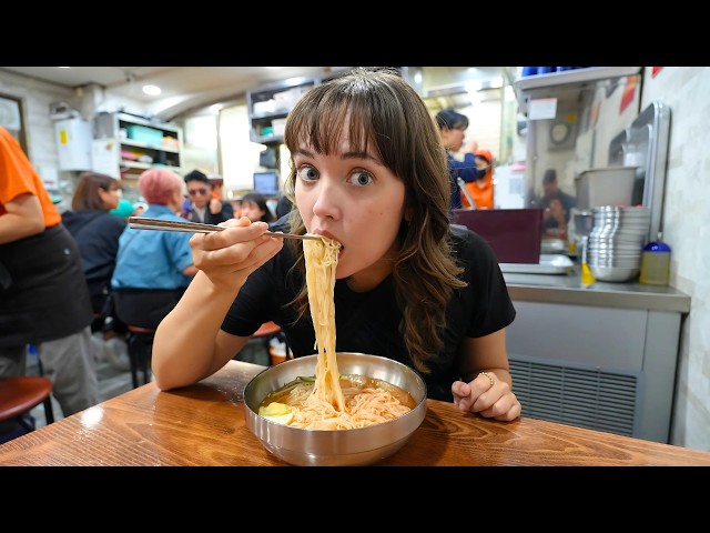 Seoul Street Food - SOUTH KOREA'S BEST FOOD GUIDE! Hotteoks, Pork Cutlets & Noodles