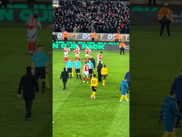 Arsenal celebrate with travelling Gooner’s after beating Wolves 1-0 here at Molineux #arsenal #coyg