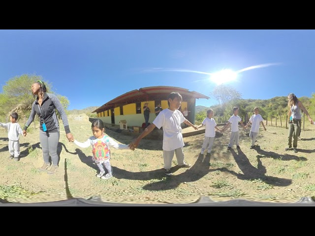 Guara School children play with Ohio University students